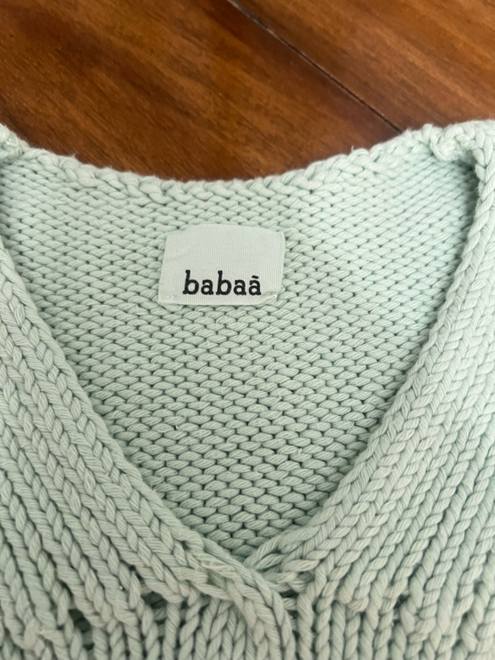 babaà Women's V-Neck Sweater in Light Mint